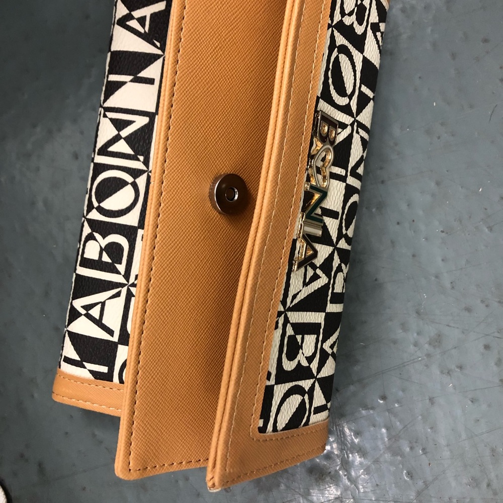 Bonia wallet